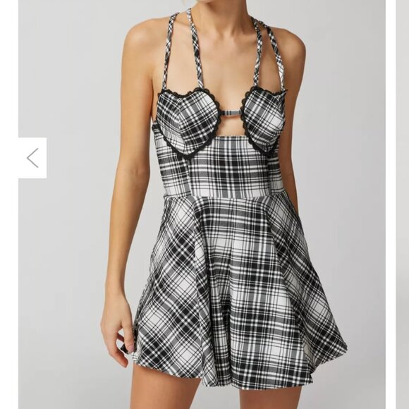 Urban Outfitters Dorian Plaid Heart Romper Black White Size Small - Picture 1 of 5